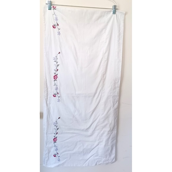 jcpenney Other - Floral Embroidered Valance Curtain JC Penney Cottage Farmhouse 18x84 White